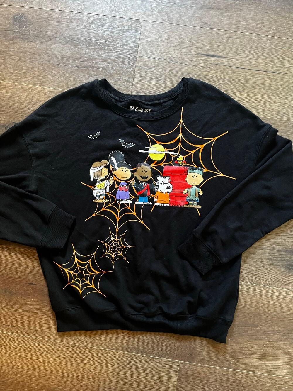 Peanuts Halloween Sweatshirt S Snoopy Charlie Brown Spiderweb Black Orange